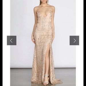 Beautiful gown w/ gold and silver glitter detail